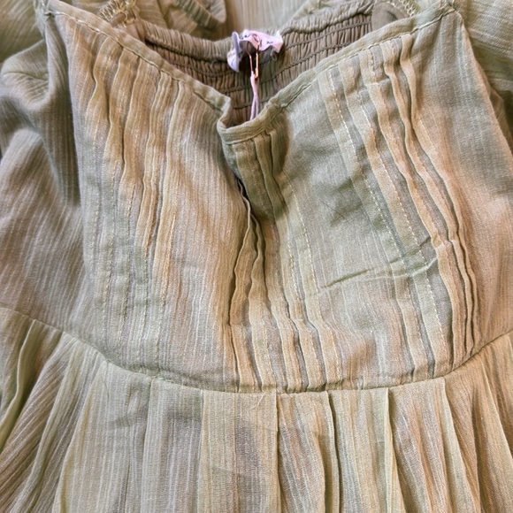 Light green flowy dress 💚 - Picture 6 of 6